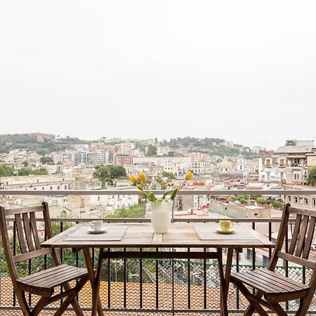 Panoramic Flat Between Materdei And Fontanelle Naples Exterior photo