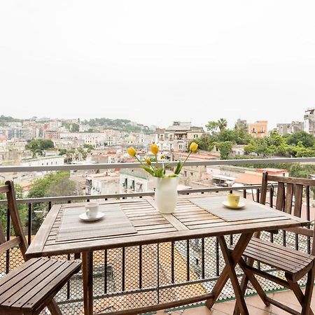 Panoramic Flat Between Materdei And Fontanelle Naples Exterior photo