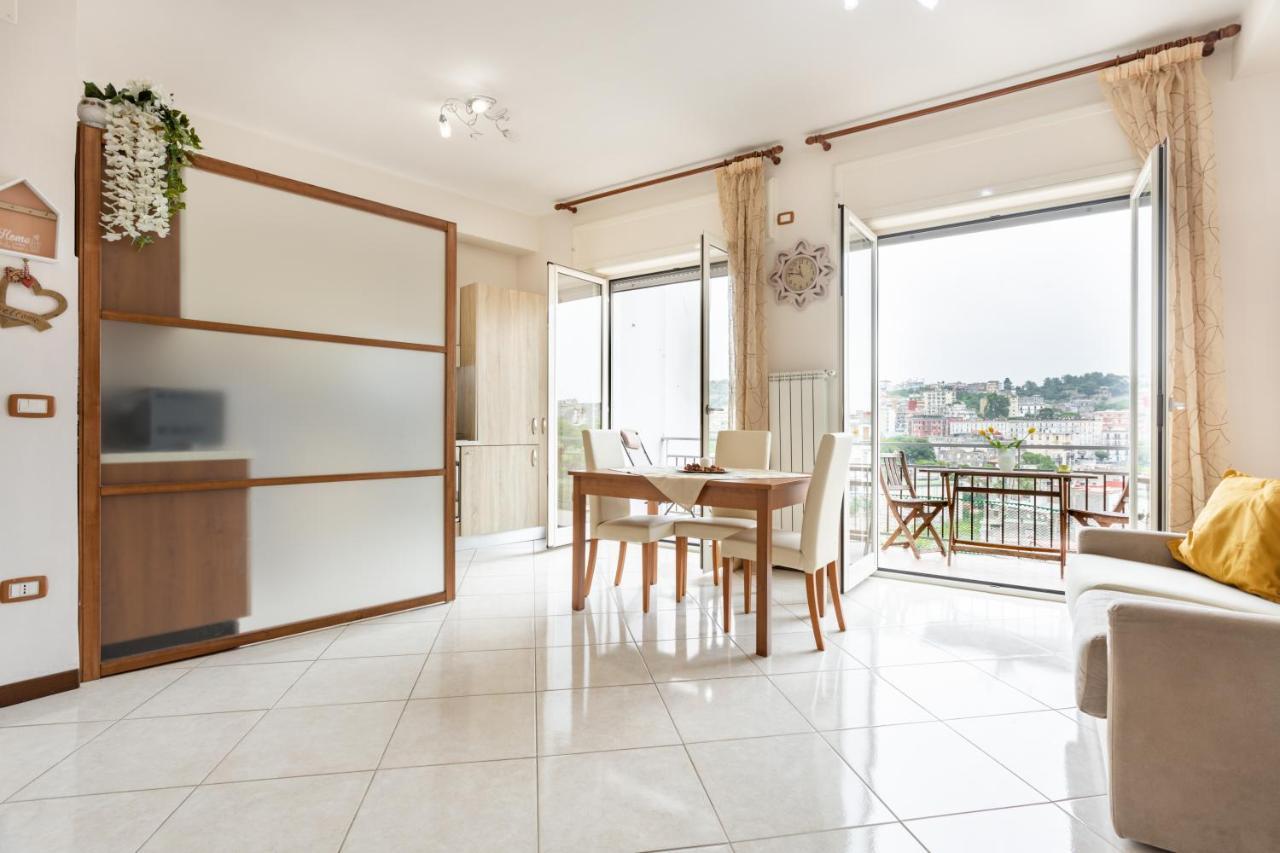 Panoramic Flat Between Materdei And Fontanelle Naples Exterior photo